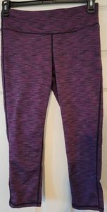 Oalka Womens Athletic Capri Leggings
